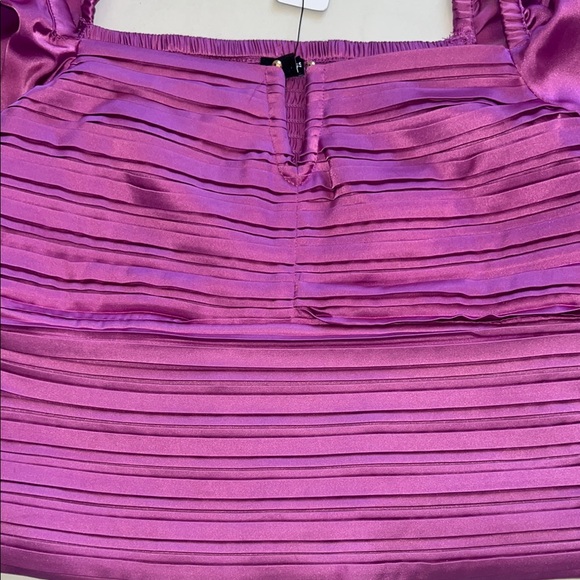 NWT Elegant Purple/Pink Express Cropped Top with Puff Sleeves Size M - Picture 5 of 6